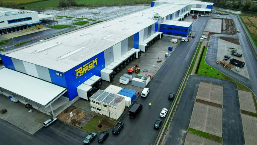 Das Rieck Logistik Gebäude von oben nun fast in Betrieb.